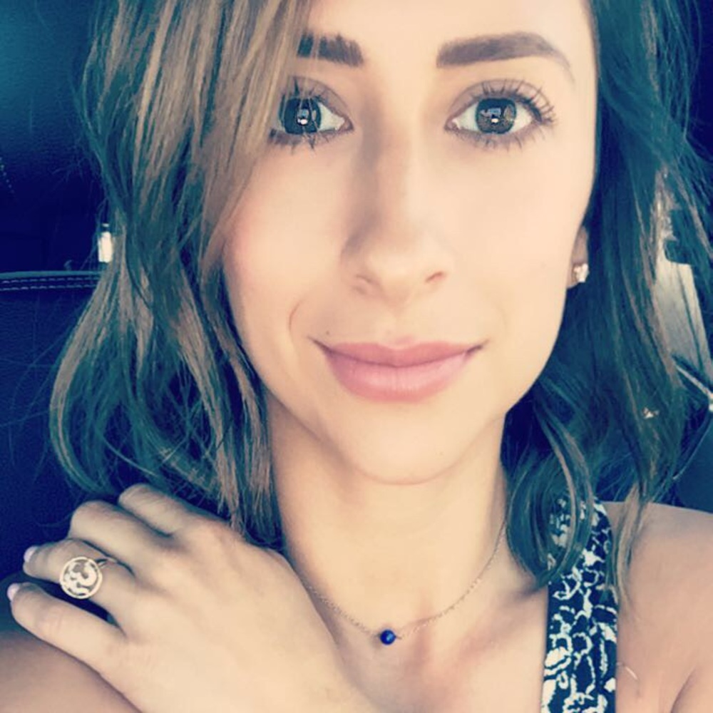 Meet your Posher, Paola